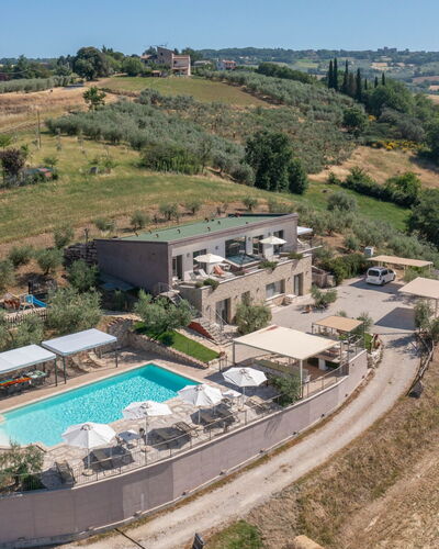 Futura: Sky, Plant, Tree, Swimming Pool, Land Lot, Urban Design, Landscape, Grass, Building, Leisure