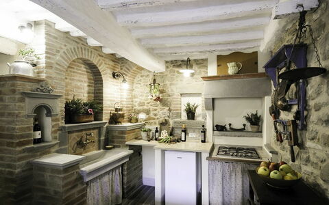 Casa Caterina: Camera, Proprietà, Interior Design, Costruzione, Soffitto, Mobilia, Casa, Architettura, Pavimento, Cucina