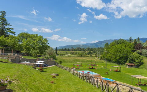 Alle Fornaci: Proprietà, Cielo, Erba, Albero, Nube, Highland, Montagna, Area Rurale, Lotto, Hill Station