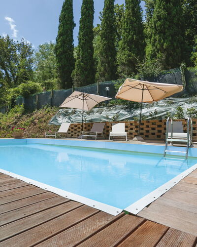 Piero: Water, Plant, Property, Furniture, Swimming Pool, Sky, Building, Tree, Azure, Wood