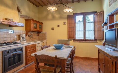 borghigiana-parrino-san-miniato-multiproprieta-la-bella-cucina