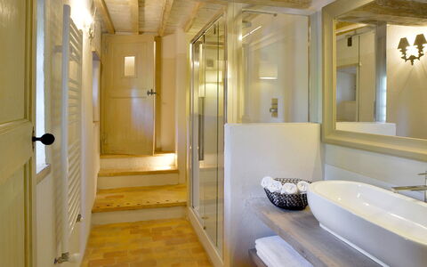 Casa di Giulio: Interior Design, Flooring, Floor, Bathroom, Plumbing Fixture, Ceiling, Lighting, Room, Plumbing, Apartment