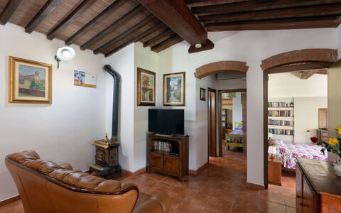Villa Il Cipresso: Cornice, Proprietà, Legna, Interior Design, Pianta Della Casa, Architettura, Pavimentazione, Pavimento, Soggiorno, Color Legno