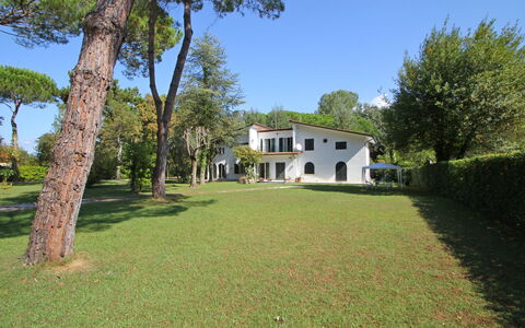 Villa con Giardino