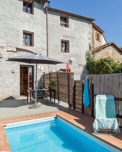Kiwii: Property, Building, House, Swimming Pool, Real Estate, Apartment, Room, Vacation, Villa, Home