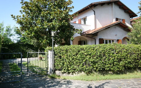 Villa Del Forte: Proprietà, Casa, Immobiliare, Casa, Costruzione, Villetta, Albero, Villa, Lotto, Area Rurale