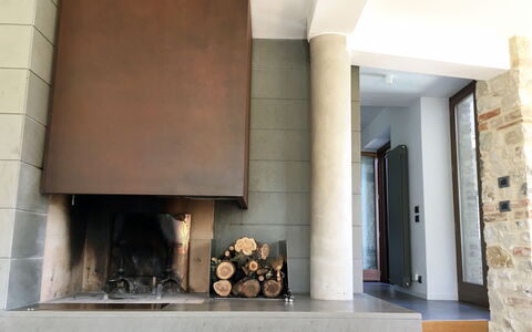 Casale De Conti: Focolare, Camino, Proprietà, Camera, Parete, Piastrella, Interior Design, Casa, Architettura, Pavimento