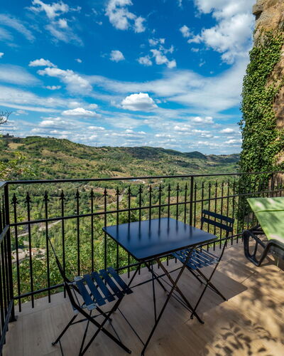 La Suite del Benessere: Cloud, Sky, Property, Plant, Nature, Building, Azure, Natural Landscape, Fence, Shade