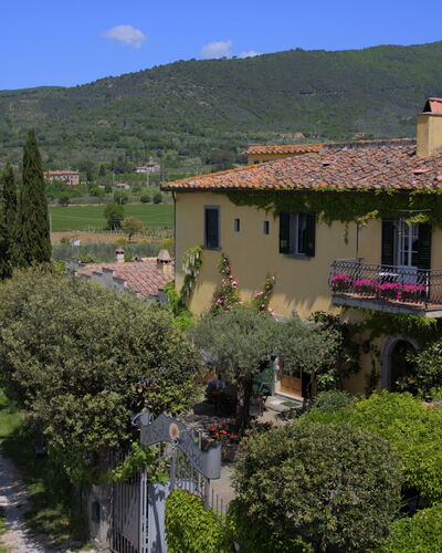 Villa Toppani Del Sodo: Mountain Village, Property, Natural Landscape, Rural Area, Village, Building, House, Residential Area, Home, Estate