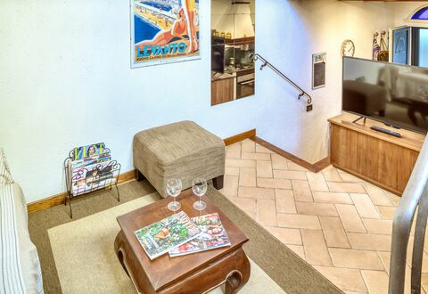 Mario - Levanto: Camera, Interior Design, Divano, Interior Design, Cornice, Latifoglie, Soggiorno, Tavolino Da Caffè, Biancheria, Divano Letto