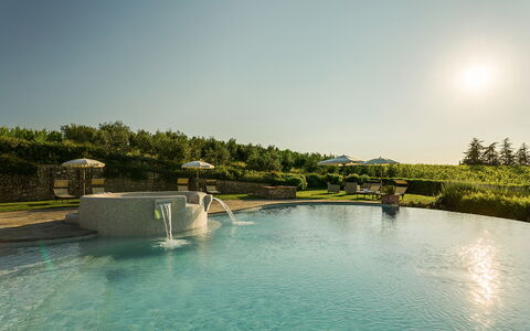 Villa Sole Del Chianti: Acqua, Cielo, Risorse Idriche, Pianta, Azzurro, Albero, Piscina, Paesaggio Naturale, Paesaggio, Tempo Libero