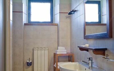 Cantina: Mirror, Plumbing Fixture, Tap, Property, Sink, Bathroom Sink, Bathroom, Purple, Blue