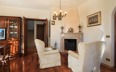 Villa Anna: Cornice, Mobilia, Costruzione, Legna, Interior Design, Illuminazione, Soggiorno, Pavimentazione, Tavolo, Sedia