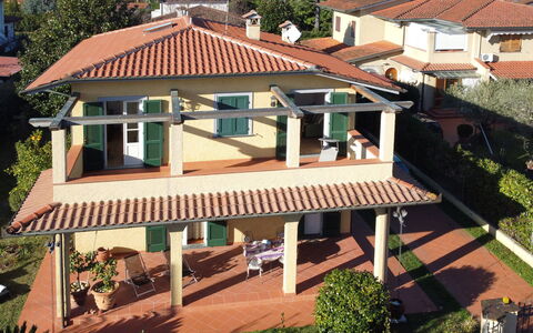 Villa Anna: Costruzione, Proprietà, Pianta, Finestra, Legna, Casa, Albero, Zona Residenziale, Urban Design, Tempo Libero