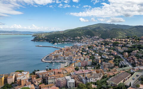 Villa Lara: Blu, Acqua, Corpo D'Acqua, Costruzione, Città, Zona Residenziale, Costa, Orizzonte, Waterway, Costiera E Morfologie Oceanic