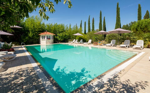 Villa Lorenzana: Acqua, Pianta, Cielo, Proprietà, Piscina, Azzurro, Albero, Costruzione, Corpo D'Acqua, Shade