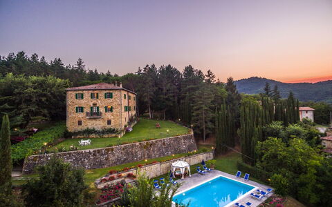 Ville Rosadi Weddings: Proprietà, Casa, Cielo, Piscina, Estate, Casa, Costruzione, Albero, Immobiliare, Architettura
