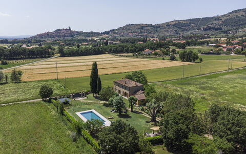 Villa Chio: Cielo, Pianta, Albero, Paesaggio Naturale, Urban Design, Montagna, Zona Residenziale, Geografia Montane, Plain, Pascolo