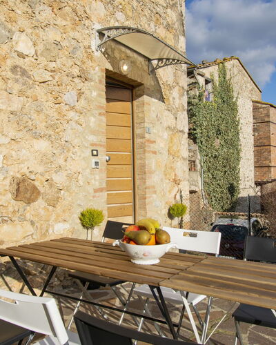 Casa Francesca: Property, Plant, Building, Table, Furniture, Flowerpot, Sky, Cloud, Wood, Window