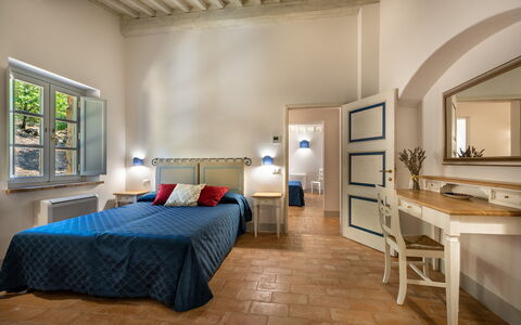 Villa Lucarella: Mobilia, Parete, Interior Design, Pavimentazione, Camera Da Letto, Letto, Soffitto, Camera, Pavimento, Illuminazione