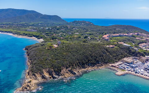 Villa Giuliana: Acqua, Cielo, Blu, Azzurro, Paesaggio Naturale, Spiaggia, Terreno, Montagna, Paesaggio, Albero