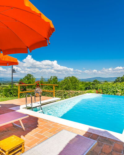 Casa Alfredo: Sky, Plant, Cloud, Water, Swimming Pool, Umbrella, Azure, Outdoor Furniture, Shade, Tree