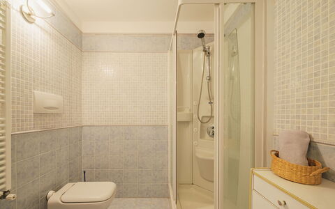 Lambrusca: Soffione Doccia, Idraulico Fixture, Doccia, Pannello Doccia, Bagno, Doccia Bar, Doccia Porta, Asta Doccia, Linea