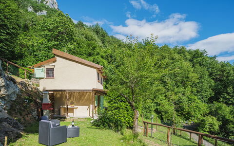 Il Nido: Nube, Pianta, Cielo, Proprietà, Costruzione, Montagna, Paesaggio Naturale, Albero, Lotto, Casa