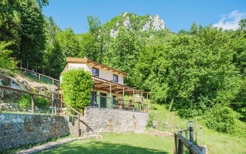 Il Nido: Cielo, Pianta, Proprietà, Nube, Verde, Paesaggio Naturale, Albero, Lotto, Montagna, Erba