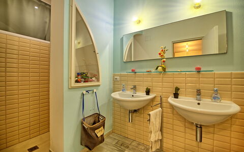 Casa Riva: Mirror, Tap, Sink, Plumbing Fixture, Property, Bathroom Sink, Building, Bathroom, Purple, Wood