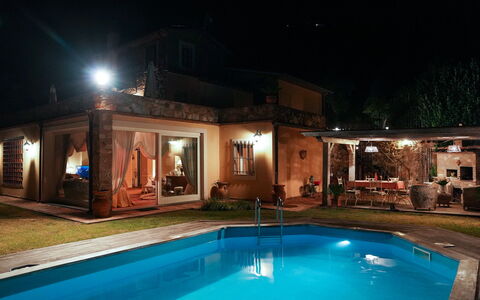 La Quiete: Acqua, Pianta, Piscina, Costruzione, Sedia, Tempo Libero, Finestra, Immobiliare, Casa, Porta