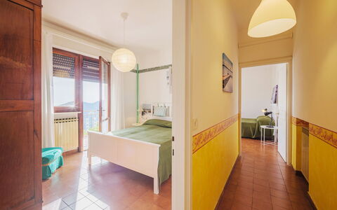 Casa Giulia: Mobilia, Costruzione, Cabinetry, Tavolo, Comfort, Legna, Interior Design, Finestra, Pavimentazione