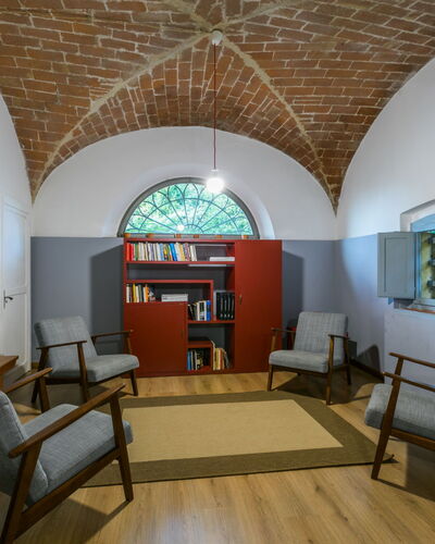 Casciana Terme 858: Furniture, Property, Wood, Lighting, Interior Design, Hall, Floor, Flooring, Couch, Building