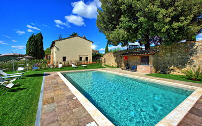 Montauto: Water, Plant, Sky, Cloud, Property, Swimming Pool, Building, Nature, Azure, Tree