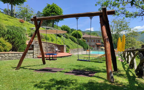 Villa Renaccio: Cielo, Pianta, Albero, Shade, Lotto, Tempo Libero, Legna, Paesaggio, Erba, Ricreazione