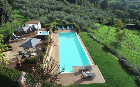 Villa Tresanti: Acqua, Pianta, Proprietà, Piscina, Albero, Corpo D'Acqua, Mobili Da Esterno, Shade, Paesaggio, Tempo Libero