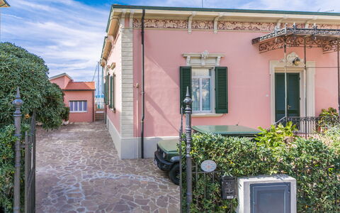 San Vincenzo 644: Plant, Cloud, Sky, Property, Building, Window, Azure, House, Cottage