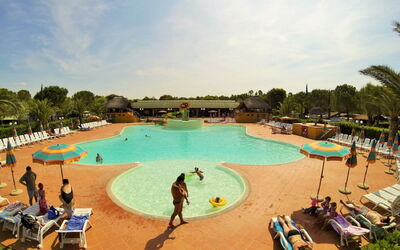 Marina di Bibbona 673: Cielo, Nube, Acqua, Piscina, Pianta, Albero, Shade, Tempo Libero, Divertimento, Ricreazione