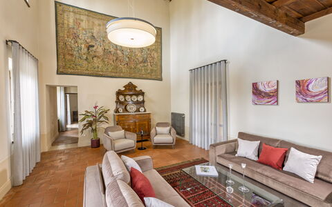 Villa Pianoia: Cornice, Proprietà, Mobilia, Divano, Comfort, Legna, Soggiorno, Interior Design, Illuminazione, Architettura