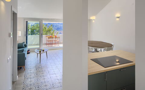 Casa Grande Mare - Levanto: Mobilia, Cabinetry, Proprietà, Costruzione, Legna, Tavolo, Cucina, Interior Design, Controsoffitto, Pavimentazione