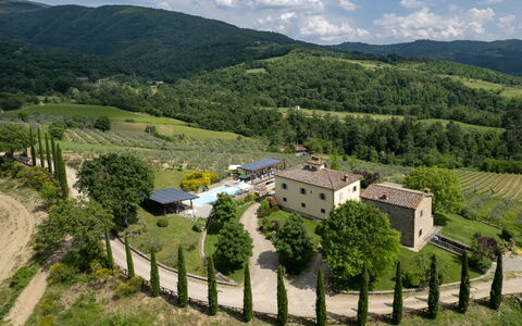 Villa Castelluccio: Pianta, Nube, Cielo, Costruzione, Paesaggio Naturale, Albero, Casa, Highland, Lotto, Vegetazione