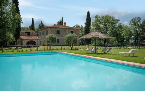 Villa Belvedere - Ambra: Acqua, Pianta, Cielo, Nube, Proprietà, Costruzione, Piscina, Albero, Casa, Shade