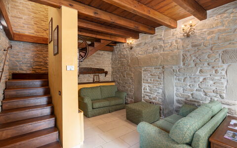 Villa Torre delle Rose: Legna, Interior Design, Architettura, Divano, Pavimento, Pavimentazione, Costruzione, Immobiliare, Albero, Fascio