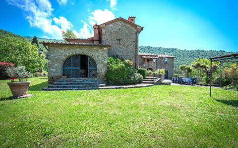 Colle degli Ulivi: Cielo, Pianta, Costruzione, Nube, Finestra, Albero, Paesaggio Naturale, Lotto, Vegetazione, Luce Del Sole