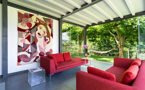 Villa Luxury Marignana: Proprietà, Mobilia, Divano, Pianta, Interior Design, Decorazione, Soggiorno, Shade, Comfort, Parete