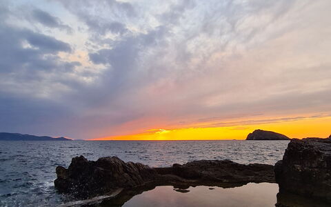Argentarola House, Porto Santo Stefano, Seaview An: Blu, Acqua, Orizzonte, Corpo D'Acqua, Risorse Idriche, Roccia, Tramonto, Crepuscolo, Afterglow, Sole