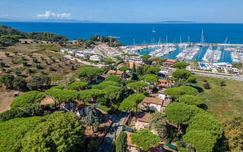 Il Giglio: Acqua, Cielo, Azzurro, Pianta, Lotto, Costiera E Morfologie Oceanic, Urban Design, Zona Residenziale, Albero, Paesaggio Naturale