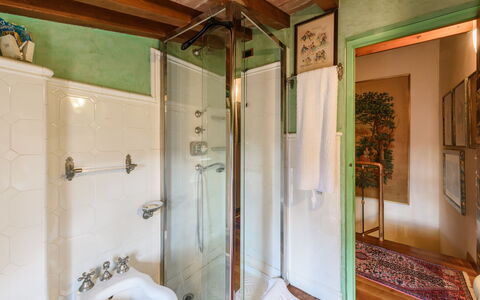 Residenza Del Desco: Idraulico Fixture, Proprietà, Bagno, Doccia, Rubinetto, Vasca Da Bagno, Interior Design, Soffione Doccia, Pavimento