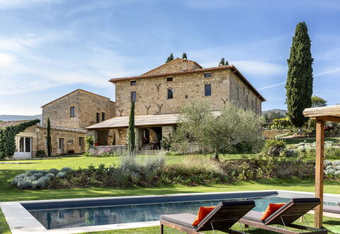 Villa Della Regina: Cielo, Pianta, Nube, Proprietà, Costruzione, Finestra, Acqua, Lotto, Albero, Casa