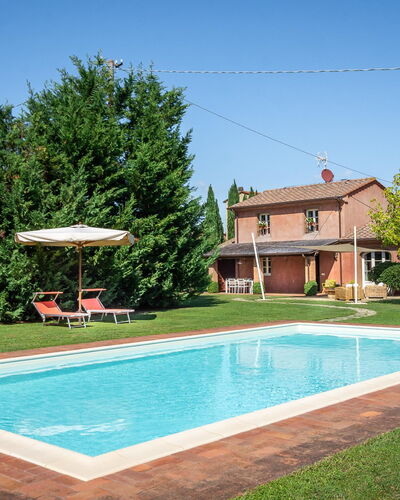 Le Vigne 4: Water, Sky, Property, Plant, Swimming Pool, Building, Tree, Grass, Window, Leisure